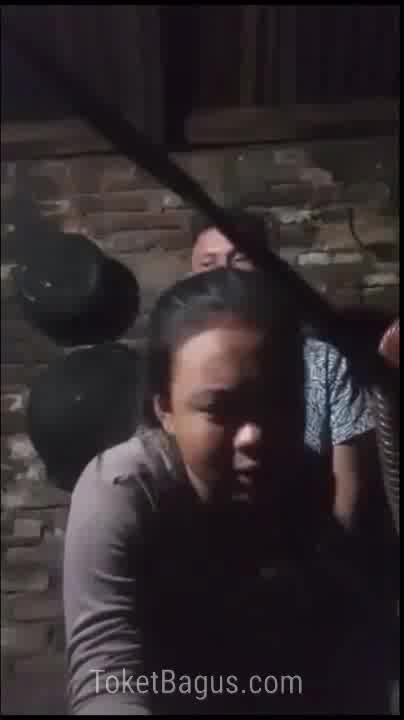 Kakak sama adek ngewe di dapur nenek