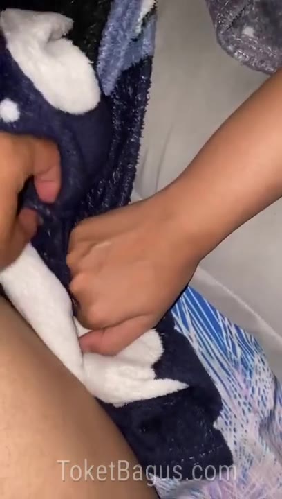 Kakak tiri lagi mimpi basah digangguin auto kena sepong