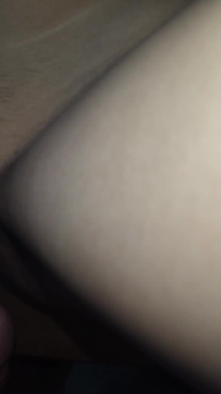 Ngentot memek becek jemubut tipis